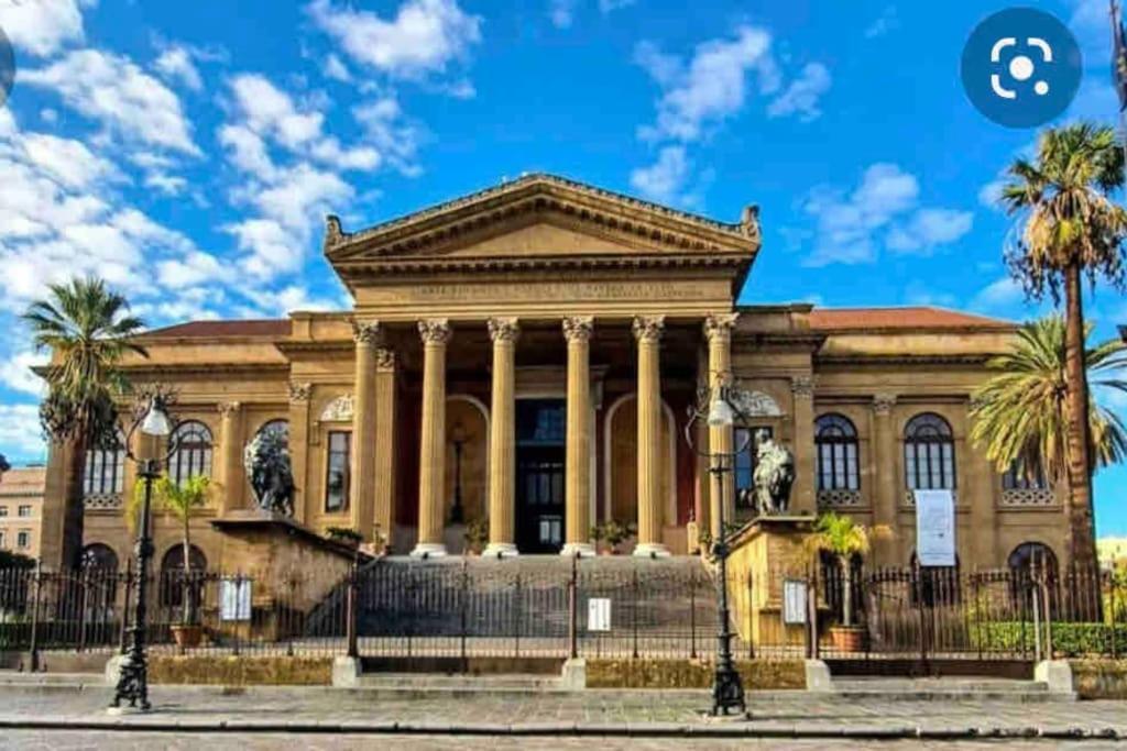 Politeama Suite In The Heart Of The City Palermo Exterior foto
